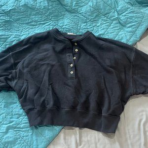 AE Oversized Cropped Gray Henley Sweatshirt Medium